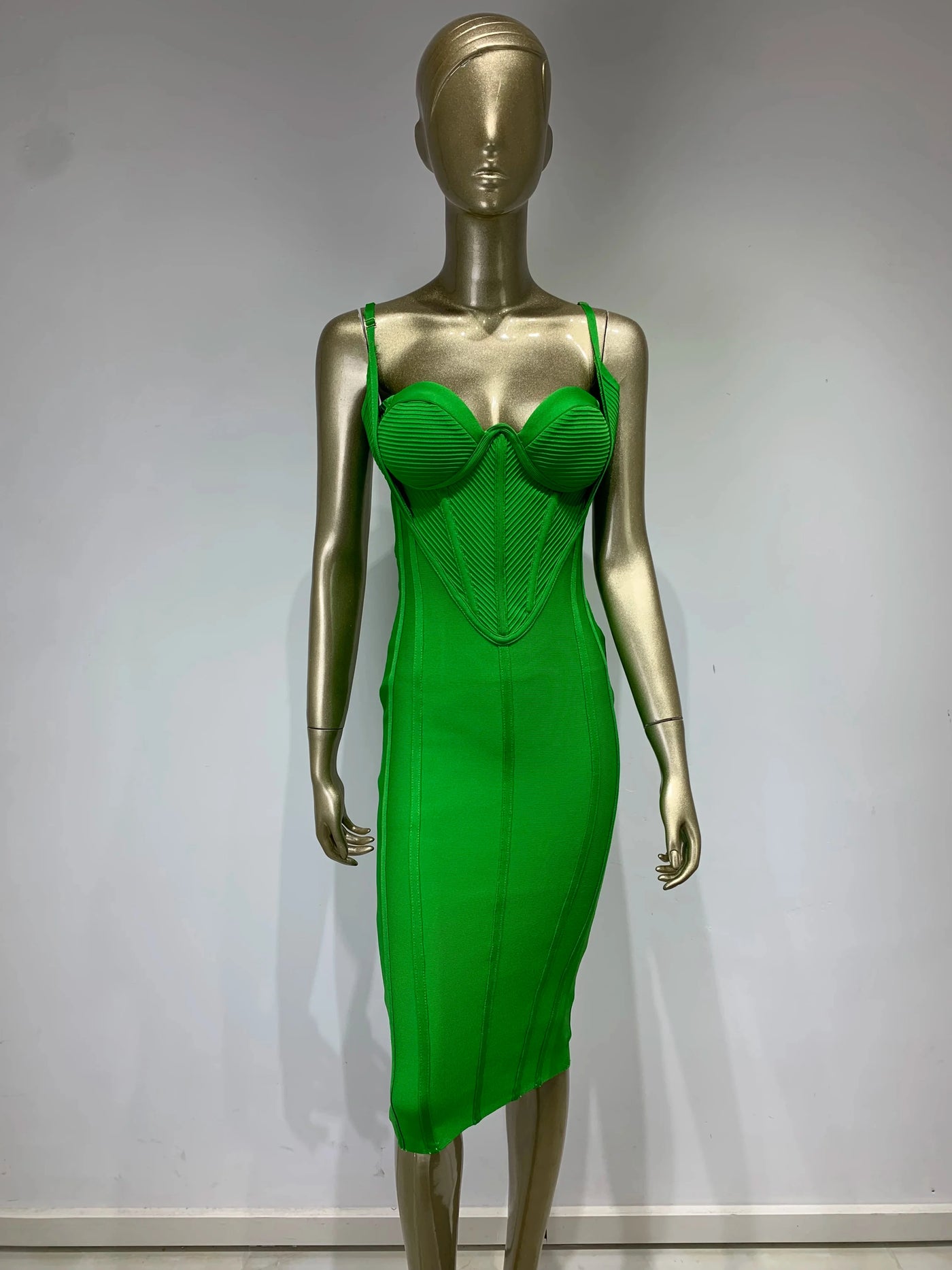 Zaria Backless Midi Dress – Emerald Edition