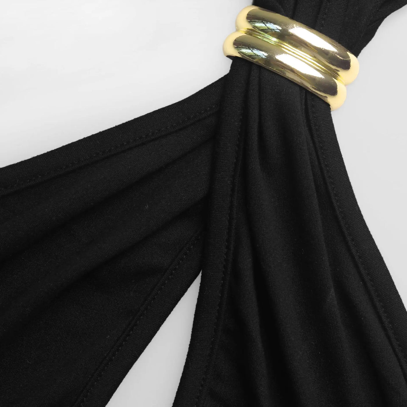 Nova Twist Backless Crop – Y2K Sculpted Edition