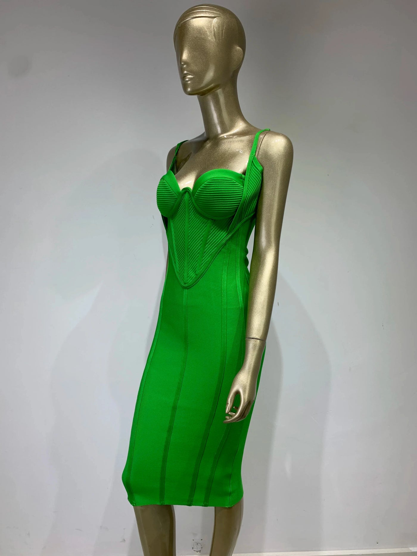 Zaria Backless Midi Dress – Emerald Edition