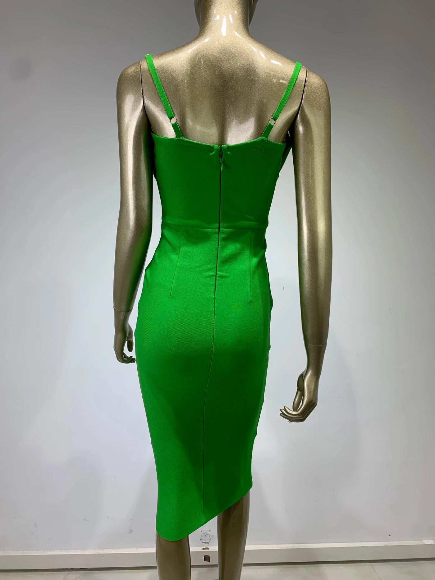 Zaria Backless Midi Dress – Emerald Edition