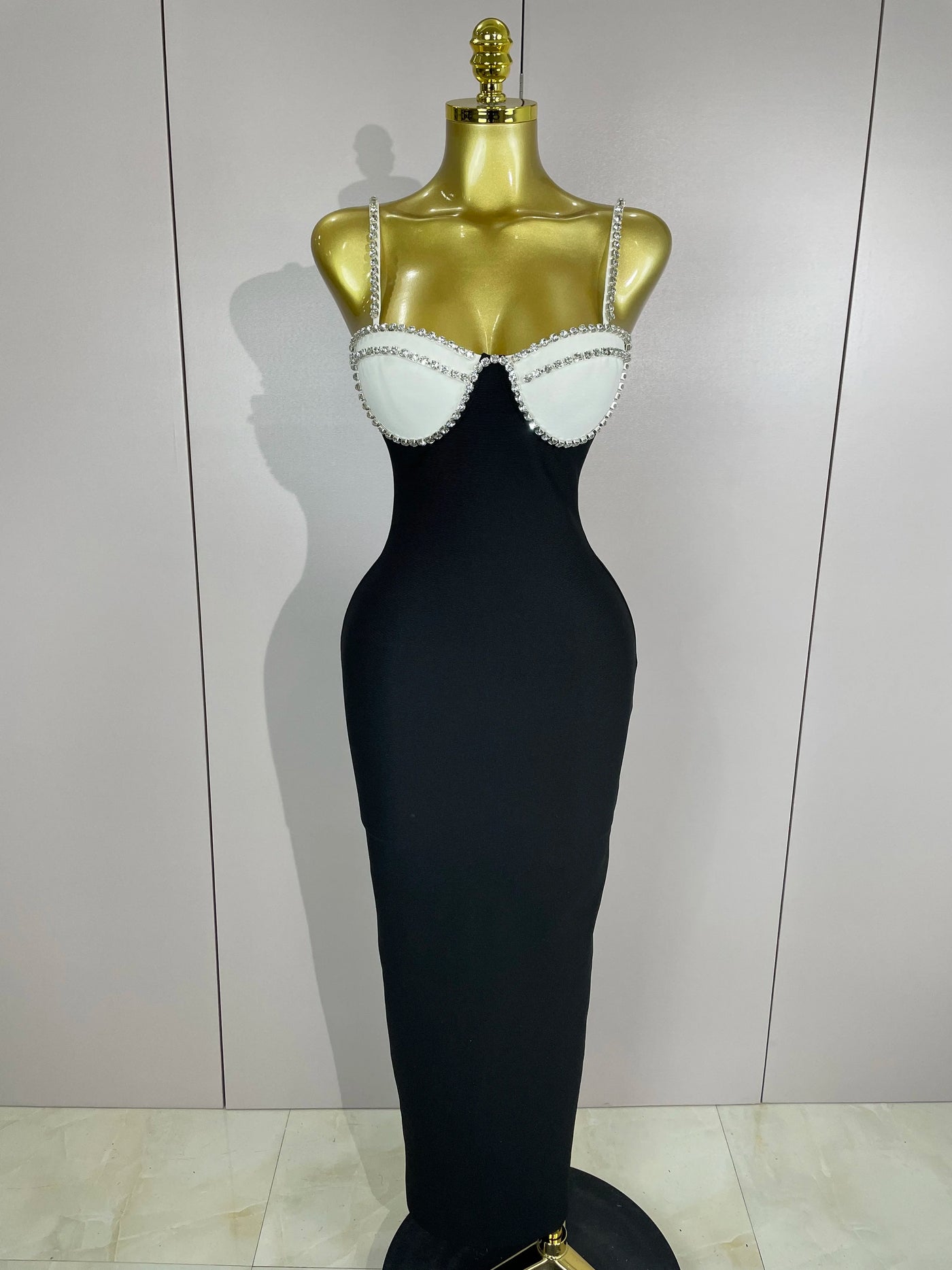 Celestia Maxi Dress – Diamond Backless Edition